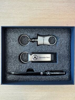 Mercedes-Benz Men's Black Key & Pen Set